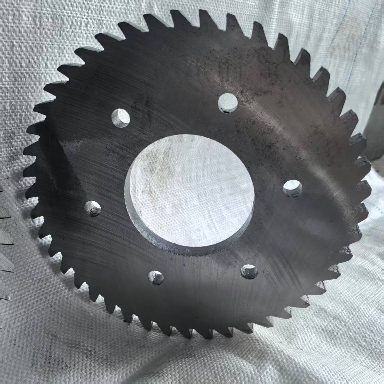 ใบมีดแครกเกอร์ที่ได้รับการปรับปรุงประสิทธิภาพของ Xinzhe Tools ได้รับความไว้วางใจจากบริษัทรีไซเคิลยางในเอเชียตะวันออกเฉียงใต้อย่างไร